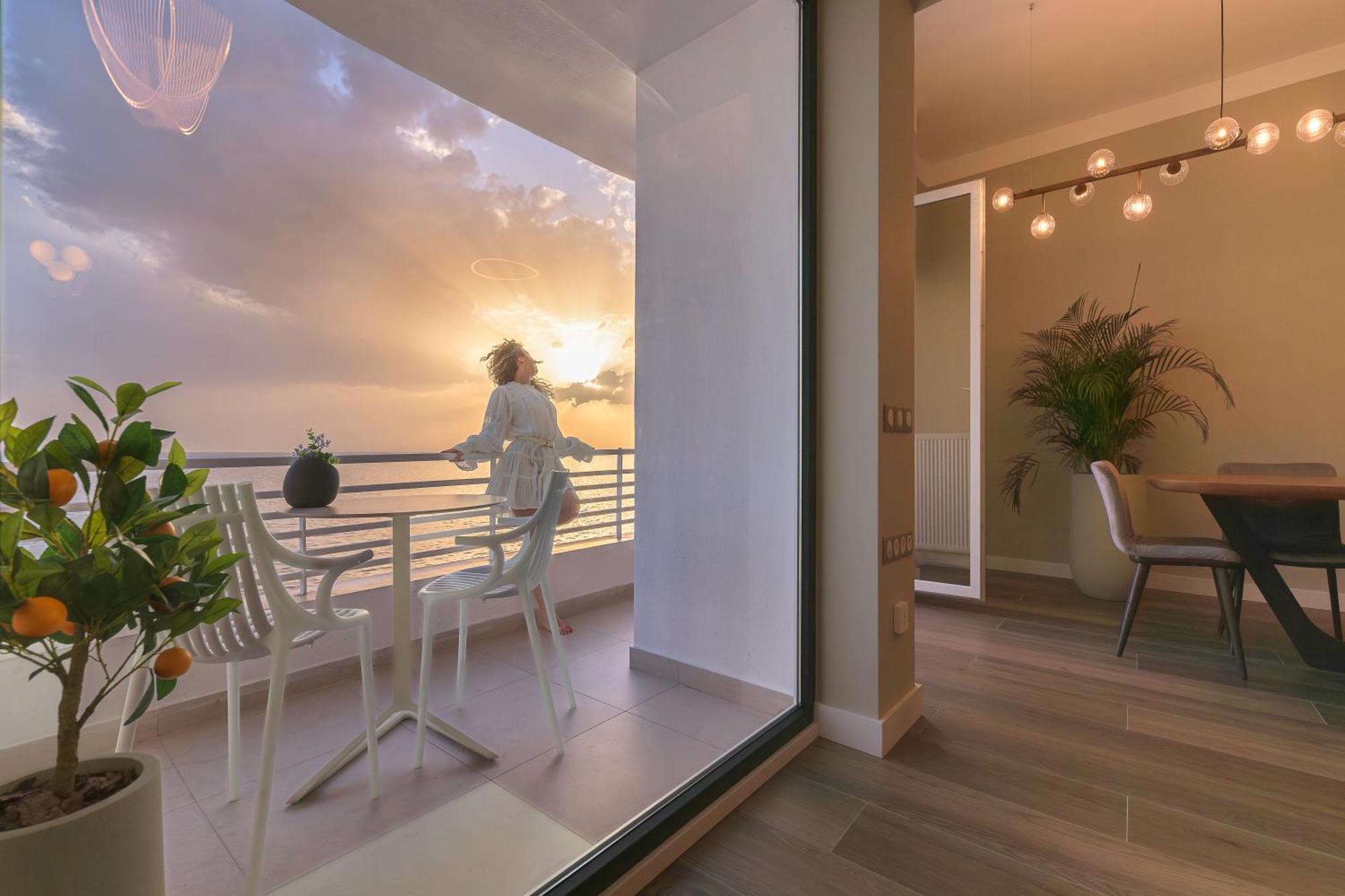 Iconic Salonica Suite Seafront Exterior foto